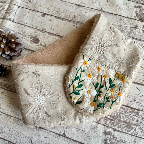 ミルクティー様専用です！刺繍生地のネックウォーマー ハンドメイド