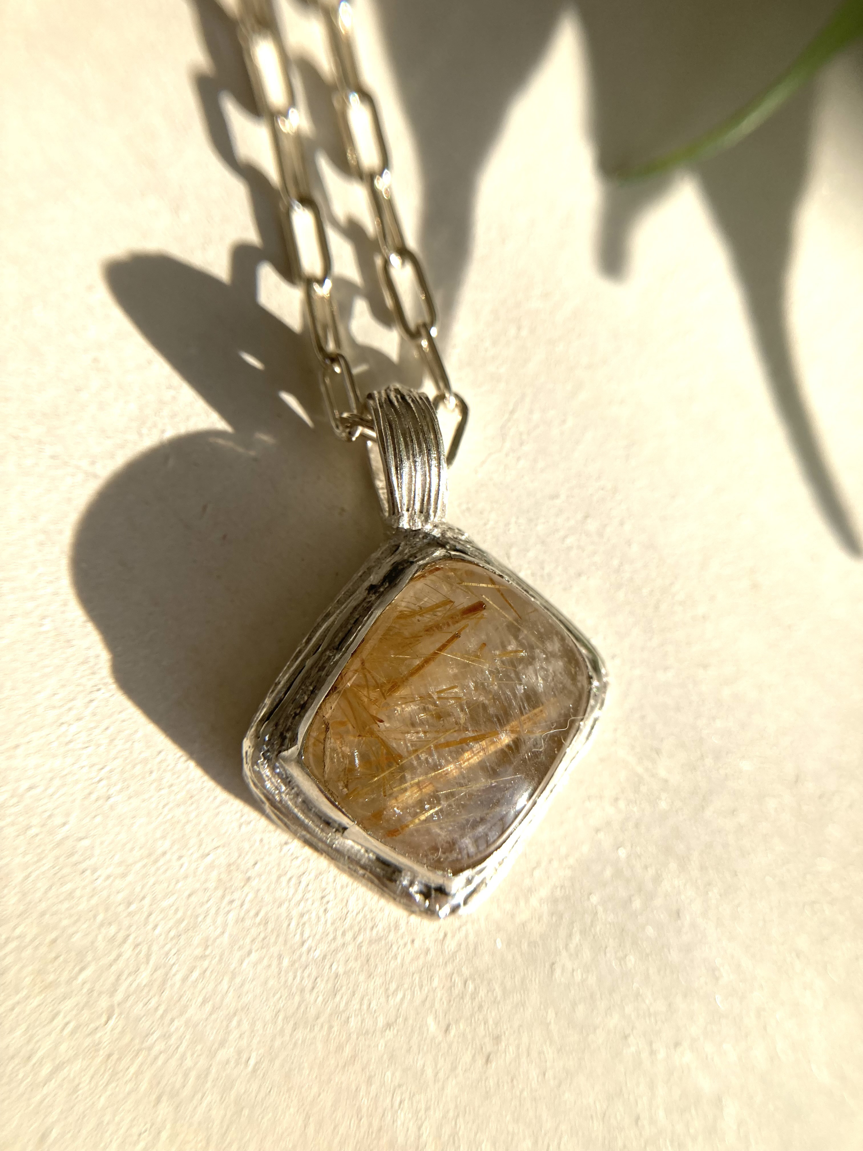 ルチルクォーツ&シルバーのペンダント