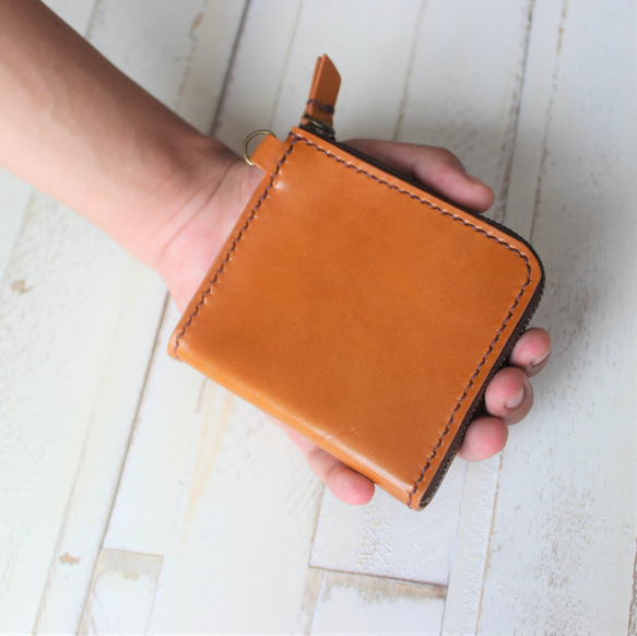 【送料無料】ヌメ革のＬ字型ファスナー財布　 キャメル　 1枚目の画像