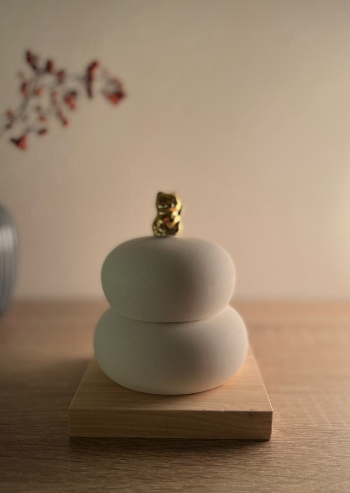 お正月！陶器の鏡餅（神社に祈祷した金の招き猫）