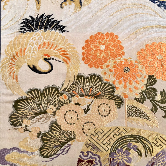 帯のタペストリー　アンティーク　イエローゴールド　鶴と宝船　サスティナブル 　着物リメイク インテリア　正月飾り　掛け軸 5枚目の画像