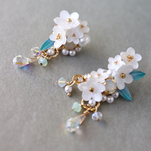 雪柳しゃらりん*bijouのピアス／イヤリング(右耳)＋イヤーカフ(左耳