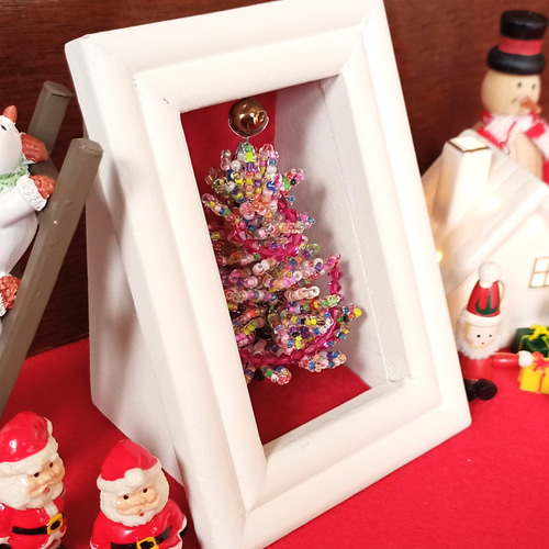 ○✨miniツリー ビーズのクリスマスツリーです 額の花器に入れてみまし