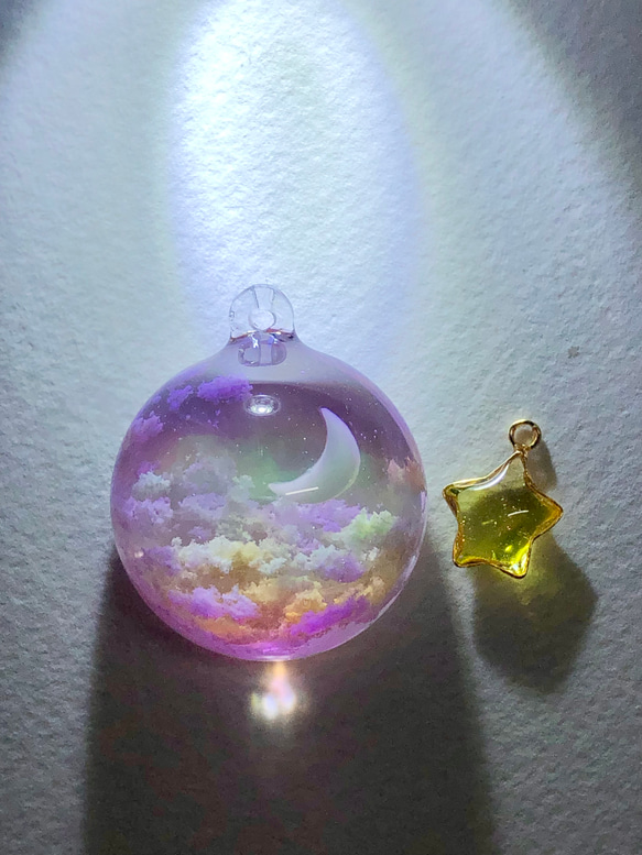 空レジン-月光の流れ　キーホルダー　冬/透明感/クリスマス/プレゼント/雲 4枚目の画像