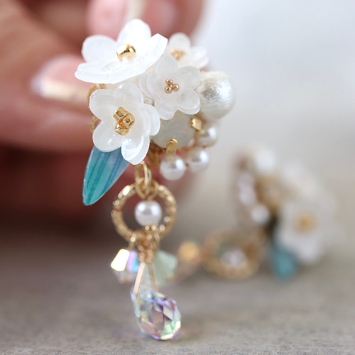 はなゆき/プレシャスオパールのお花ピアス/イヤリング 6ad104c5c7be428063bec4855a88af