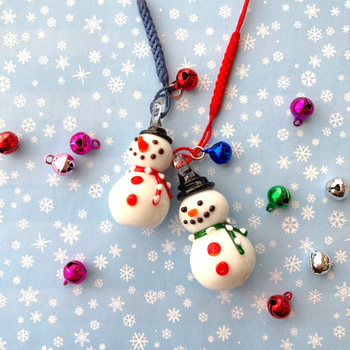 冬のお供 ガラスの雪だるまの根付 鈴付き（キーホルダー ストラップ 鈴
