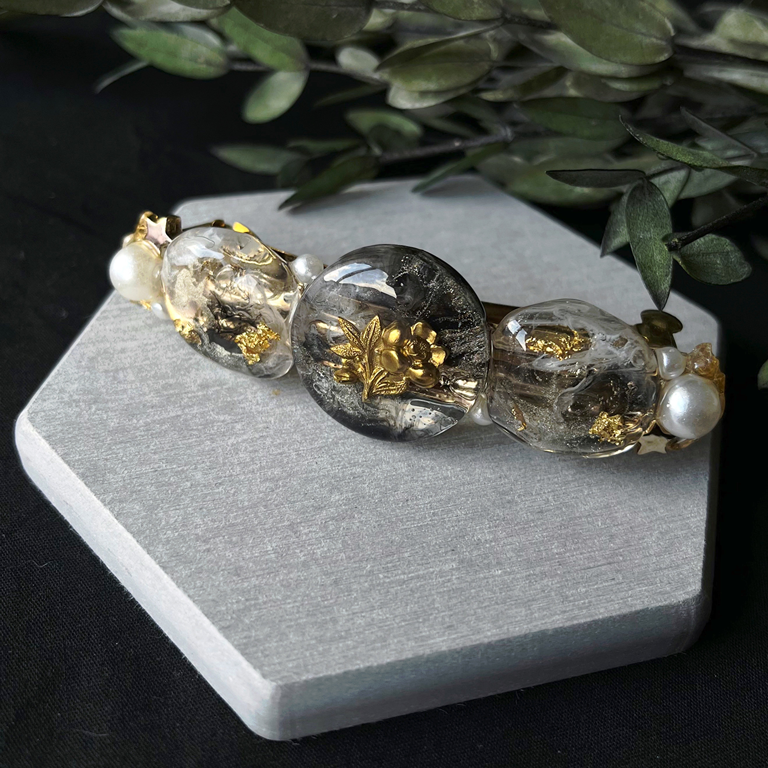 モノトーンレジンストーンバレッタ