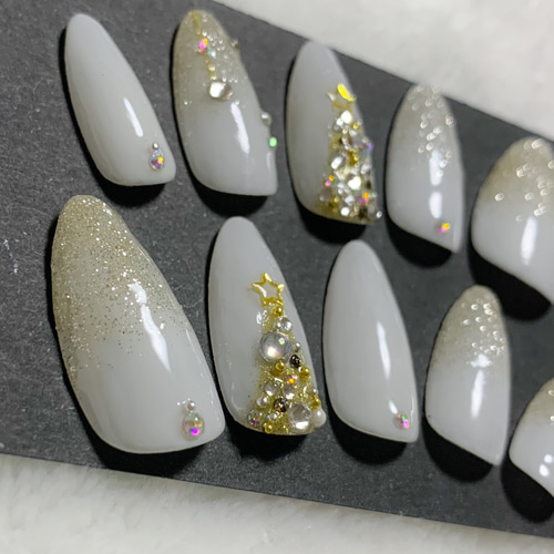 【No.041】ネイルチップ♡クリスマスネイル♡スノーボール♡オフホワイト No.041】ネイルチップ♡クリスマスネイル♡スノーボール♡オフ