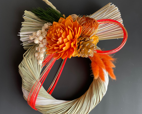 商品名【初華】❤️オレンジダリアのお正月リース ＊フラワーリース 139d6124254af965a1a7140f56b234