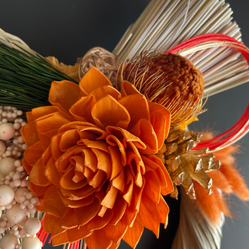 オレンジのソーラーダリアのしめ縄飾り1点 ドライフラワー しめ縄