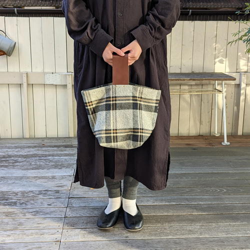 受注制作]冬のワンハンドルバッグ△チェック柄 持ち手本革 その他