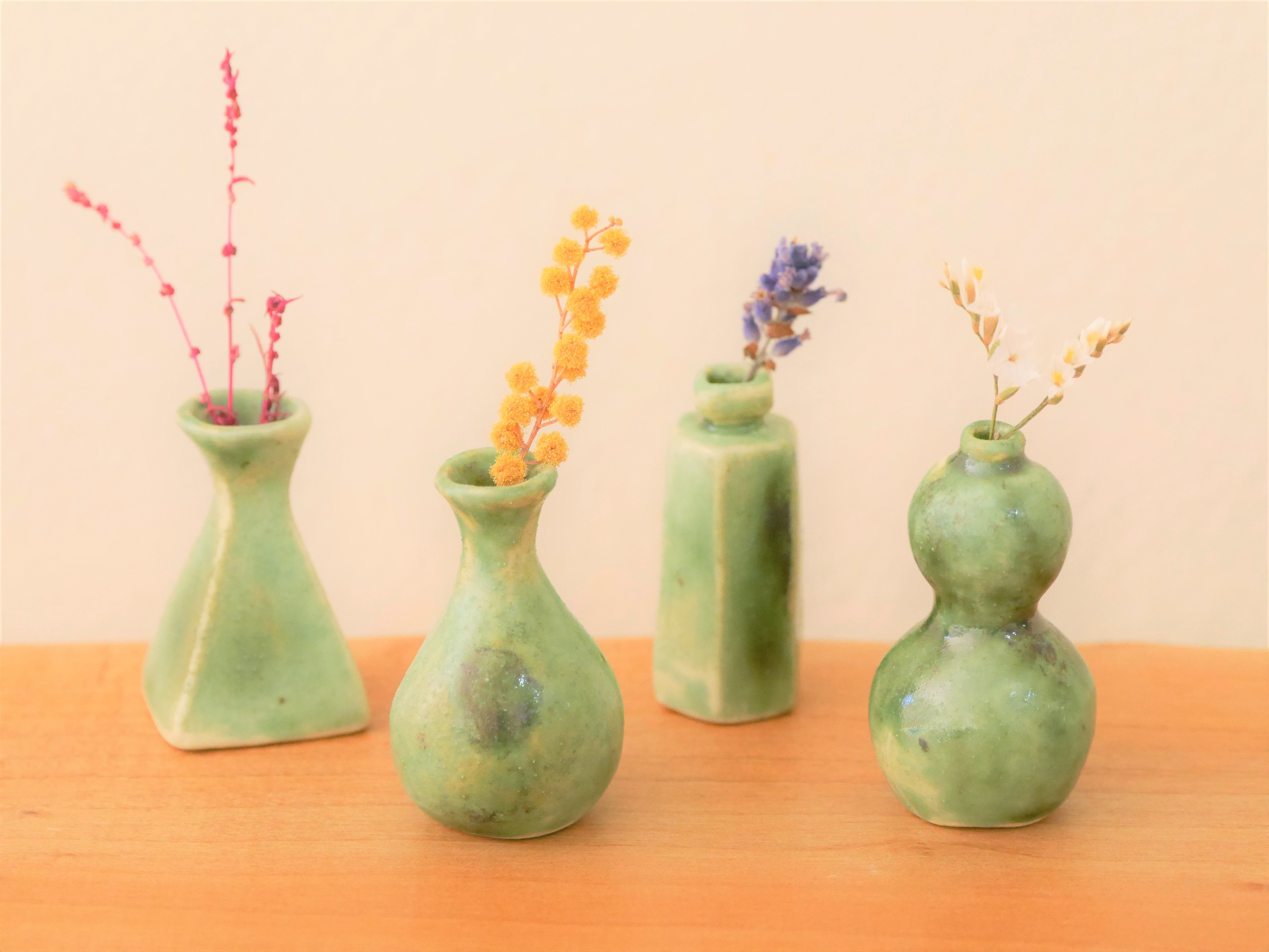 【小さな 花瓶4点セット 若草色】陶器 ミニチュア 高さ4.5