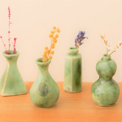 陶器 小さな 花瓶4点セット 若草色】ミニチュア 高さ4.5㎝ 一輪挿し 