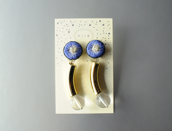 &lt;titi ~Nandemonaihino Earrings~&gt;刺繡耳環“Macaroni Moon”/防過敏多變 第2張的照片