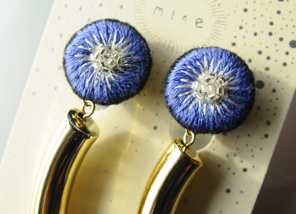 &lt;titi ~Nandemonaihino Earrings~&gt;刺繡耳環“Macaroni Moon”/防過敏多變 第3張的照片