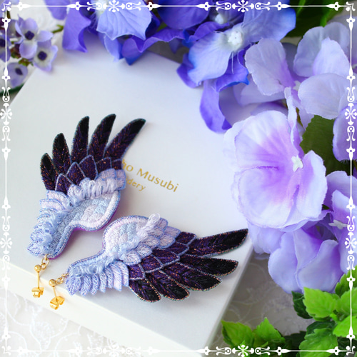 ご予約】カラーセミオーダー＊立体刺繍/鳥の羽根＊翼イヤリング