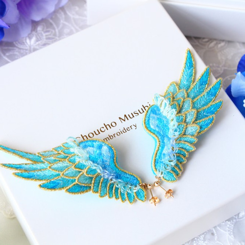ご予約】カラーセミオーダー＊立体刺繍/鳥の羽根＊翼イヤリング/ピアス