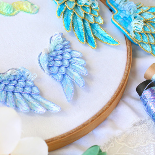 ご予約】カラーセミオーダー＊立体刺繍/鳥の羽根＊翼イヤリング