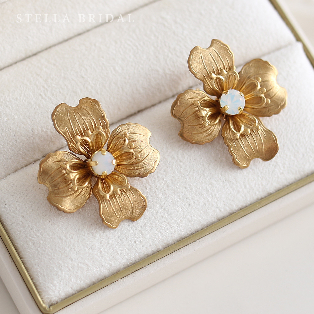 NY製真鍮パーツとSWAROVSKI製ビジューのブライダルピアス＆イヤリング Labille - ラヴィーユ 受注生産品