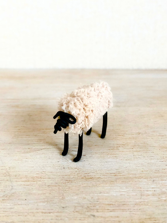 羊(ベージュ）wire&fleece yarn  ワイヤークラフト 2枚目の画像