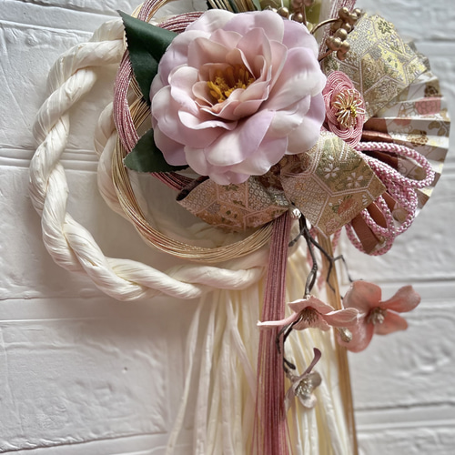 023年お正月飾り「淡いピンクの椿のしめ縄飾り」お正月 しめ縄