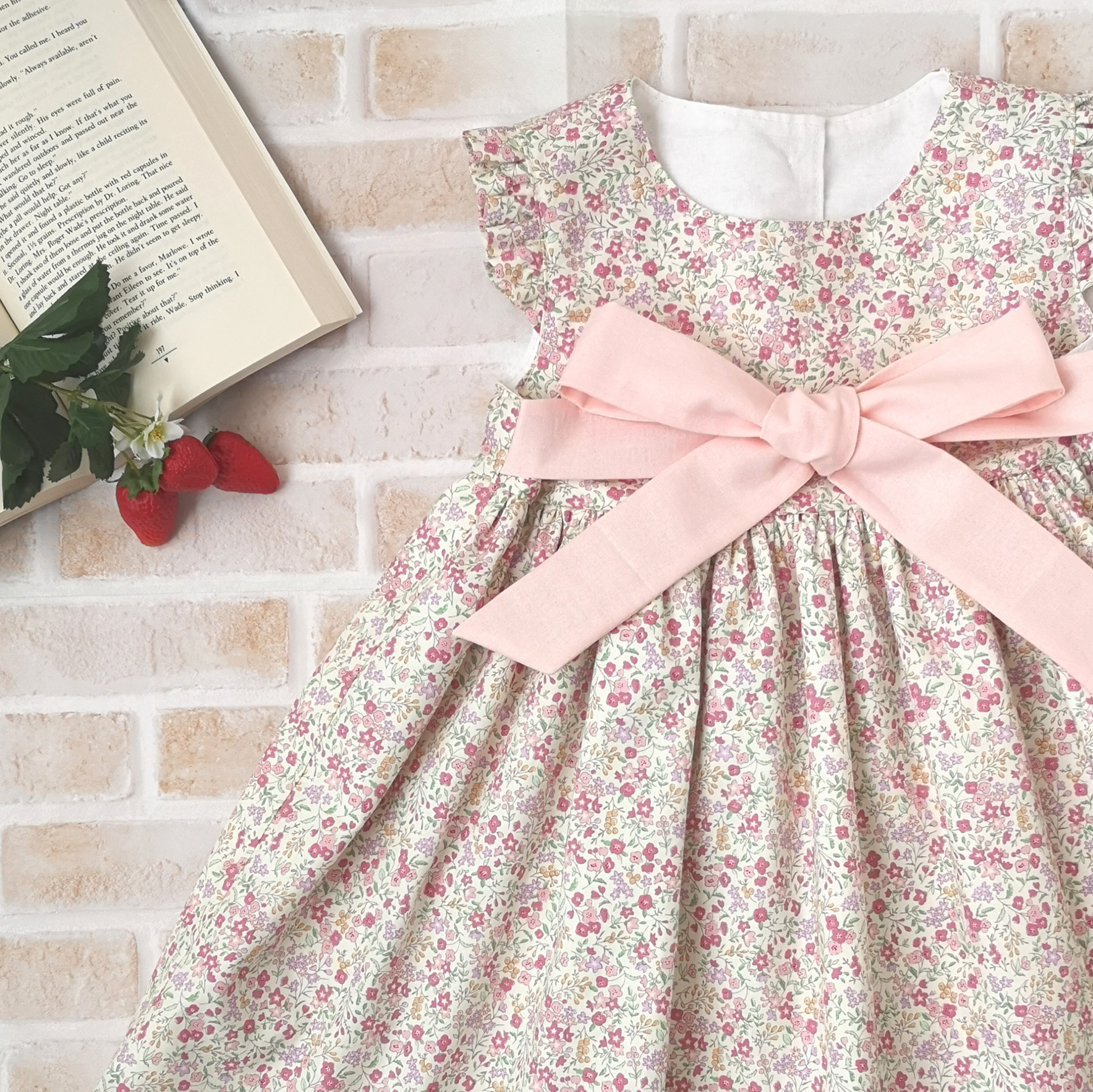 】ピンクの花柄ワンピースとボンネットのセット 1554【ハルモニアブルーム服