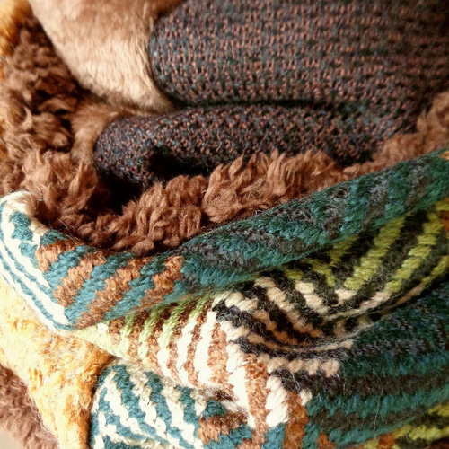 絵画なパッチワーク♥ふわふわボリュームスヌード♥ネイビー イエロー エクリュ 絵画なパッチワーク♥ふわふわボリュームスヌード♥ネイビー