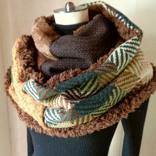 絵画なパッチワーク♥ふわふわボリュームスヌード♥ネイビー イエロー エクリュ 絵画なパッチワーク♥ふわふわボリュームスヌード♥ネイビー