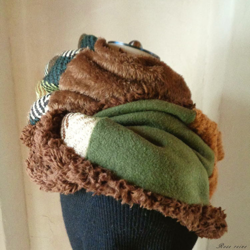 絵画なパッチワーク♥手編み+♥エクリュ♥ふわふわエコファー♥ボリュームスヌード 絵画なパッチワーク♥手編み+♥エクリュ♥ふわふわエコファー