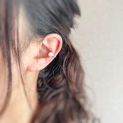 【JORIE】ホワイトシェル　（白蝶貝）　Ear cuff 1枚目の画像