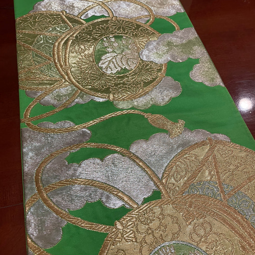 豪華刺繍 正絹テーブルランナー 帯リメイク お正月1876 テーブル