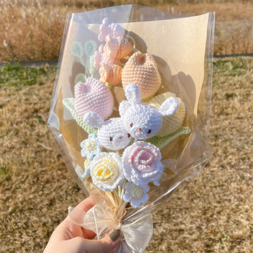 ギフトにも！うさぎのニットブーケ ギフトにも！仲良しうさぎのニットブーケ