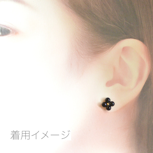 まるい天然石の小さいお花ピアス4枚花 ピンクオパール シンプル