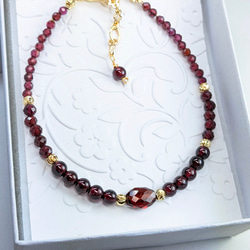 宝石質AAAモザンビークガーネット 6mmブリオレッドカット フリーリング