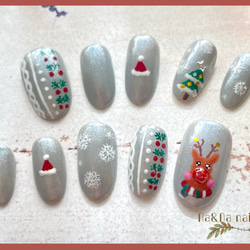 冬ネイル クリスマス サンタクロース トナカイ 手描き ネイル かわいい ネイルチップ 付け爪 ネイルアート 5枚目の画像
