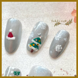 冬ネイル クリスマス サンタクロース トナカイ 手描き ネイル かわいい ネイルチップ 付け爪 ネイルアート 3枚目の画像