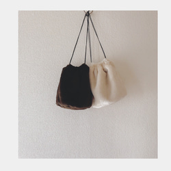 Eco fur drawstring bag pale beige 2枚目の画像