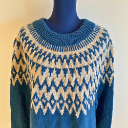 ユニセックスのヨーク編みセーター 3枚目の画像