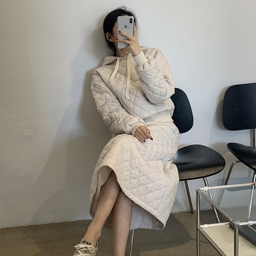 セットアップ】キルティングフーディー＋ハイウエストスカート 上下