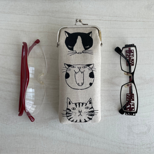 ふっくらコンパクト 眼鏡入れ メガネケース（猫顔 by Miyako Kawaguchi