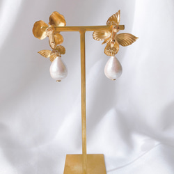 　蝶とお花のピアス　イヤリング　コットンパール　ちょう　ちょうちょ　フラワー　結婚式　ブライダル　お呼ばれ　ウェディング 9枚目の画像