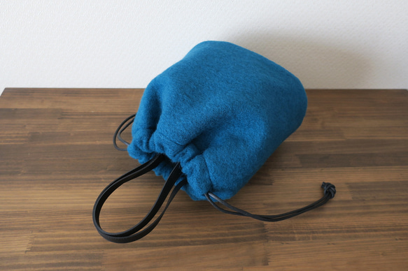 〈イタリア製〉ふわ軽巾着バッグ（マペルスライバーニット・ブルーグリーン） 4枚目の画像
