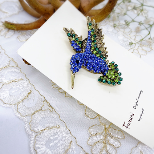 ハチドリの刺繍ブローチ ブローチ MARU 通販 13127965｜Creema