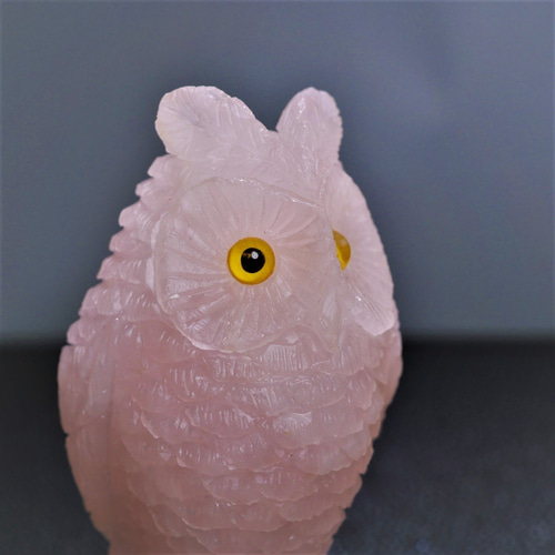 縁起物 ローズクォーツ ふくろう（フクロウ）不苦労 天然石 手彫り彫刻