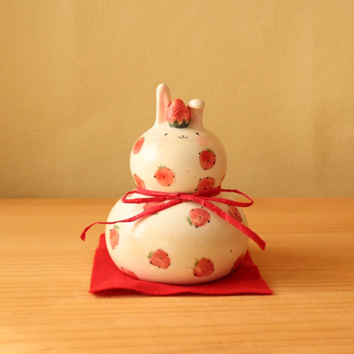 粉引きイチゴうさぎの鏡餅(大) 鏡餅 やまぐちあさこ。 通販 15127288