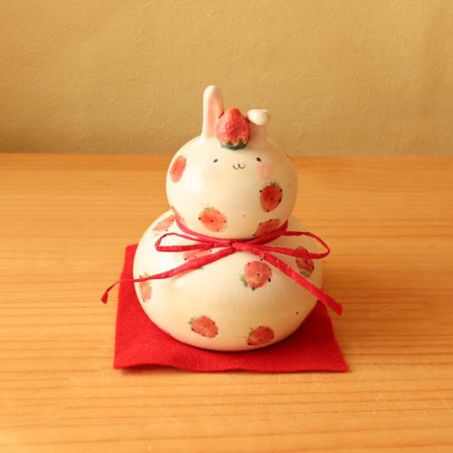 新品【やまぐちあさこ】粉引きイチゴうさぎの鏡餅(大) 粉引きイチゴうさぎの鏡餅(大) 鏡餅 やまぐちあさこ。 通販 15127323