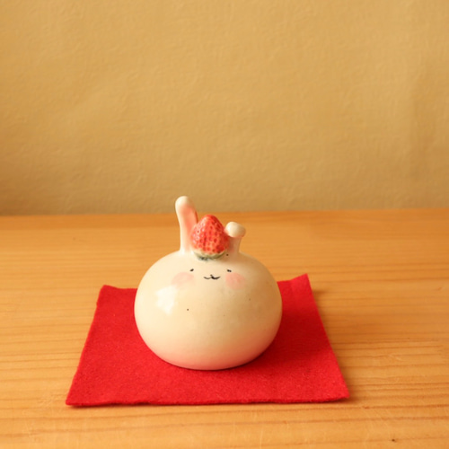 粉引きイチゴうさぎの鏡餅(大) 鏡餅 やまぐちあさこ。 通販 15127323