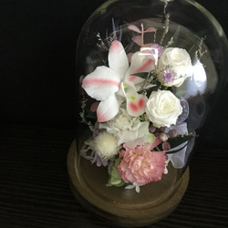 お供えガラスドーム　蘭と薔薇　ピンク／木箱のお線香 2枚目の画像