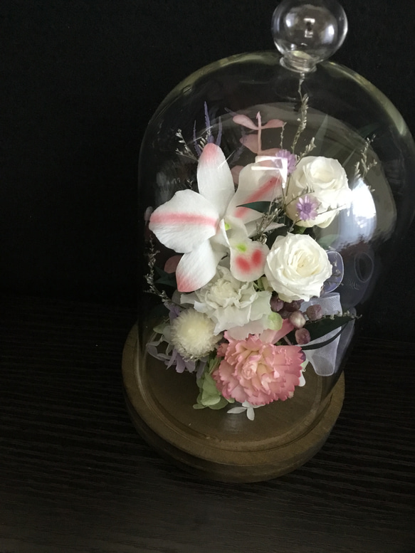 お供えガラスドーム　蘭と薔薇　ピンク／木箱のお線香 2枚目の画像