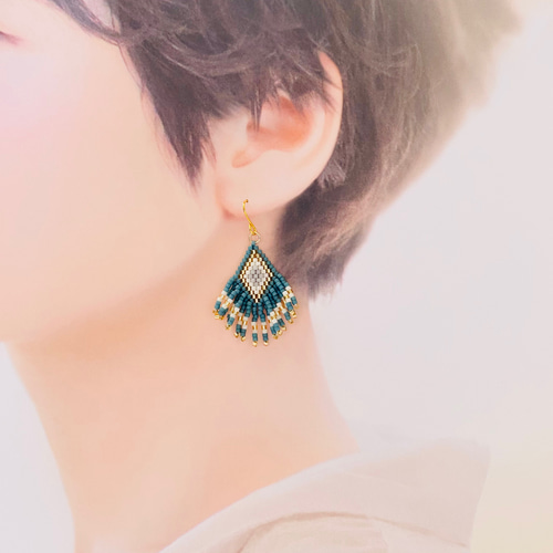 再販】人気色!!くすみカラー!!オールドブルーのビーズフリンジピアス